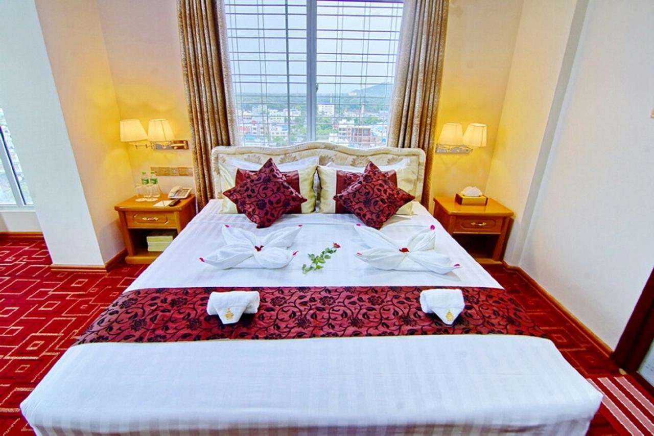 Myat Nan Yone Hotel Mandalay Exterior foto
